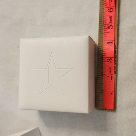 NIB Extreme Frost Highlighting Powder by Jeffree Star - Picture 14 of 16